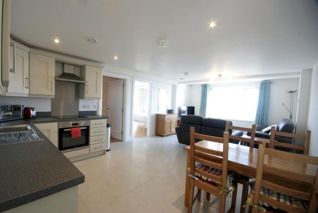Sea-View Apartment Newcastle  Buitenkant foto